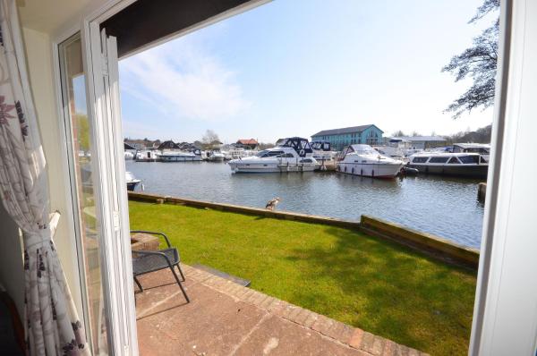 Zdjęcie 6: Cavell - sleeps 2 people right in the heart of Wroxham on the Norfolk Broads