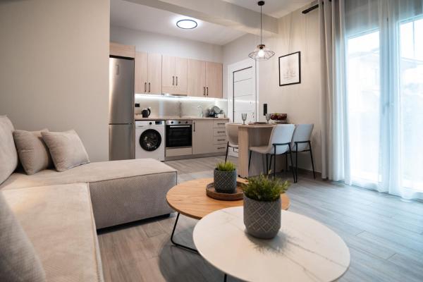På bilden syns objektet Domaris Luxury Suite som ligger i staden Mitikas.
