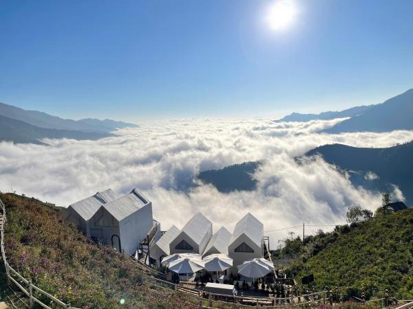 На фото показан объект Sunset Cloud Tà Xùa, расположенный в городе Lao Phou Van.
