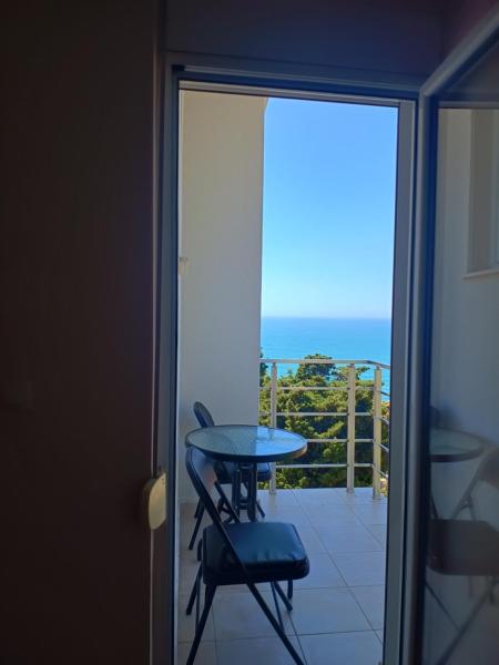 På billedet ses objektet Jasmin 1 beliggende i byen Ulcinj.