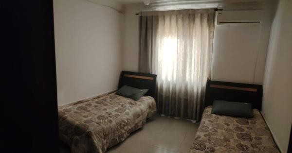 Na foto é possível ver o objeto الخليل 3 localizado na cidade de Bayt Raʼs.