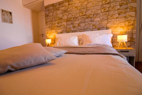 Camera Matrimoniale Deluxe con Balcone e Vista Mare — 22 m² - Domus Angularia