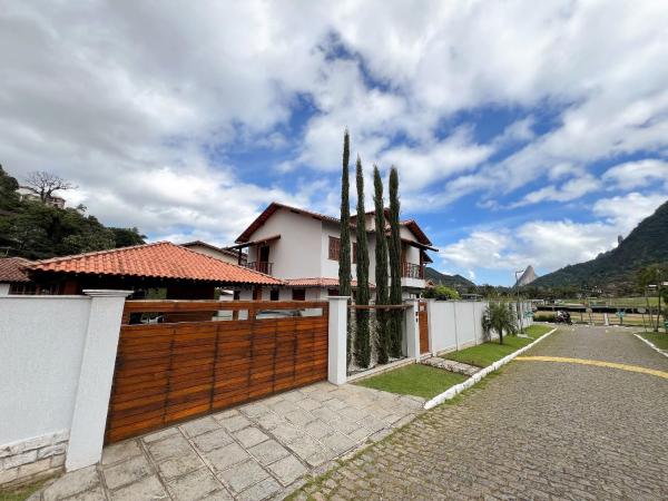 A la foto es mostra l'objecte Casas Serranas - Casa Orquídea situat a la ciutat de Teresópolis.