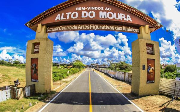 På bilden syns objektet Casa de Campo no Alto do Moura som ligger i staden Fazenda Nova.