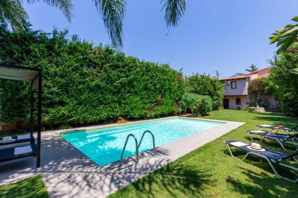 Na foto é possível ver o objeto Villa Thimari by Villa Plus localizado na cidade de Exándis.