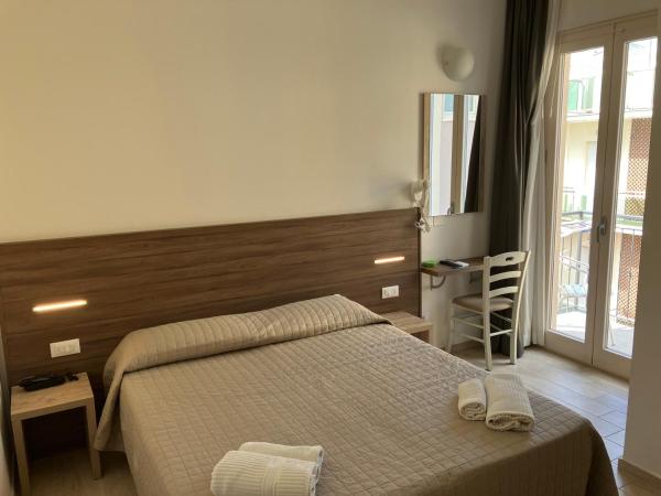 Hotel Bed and Book, Римини
