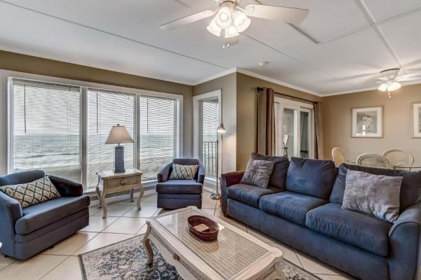 A la foto es mostra l'objecte Top floor Oceanfront condo that has spectacular ocean views and sunrises. This condo sleeps 6. situat a la ciutat de Fernandina Beach.