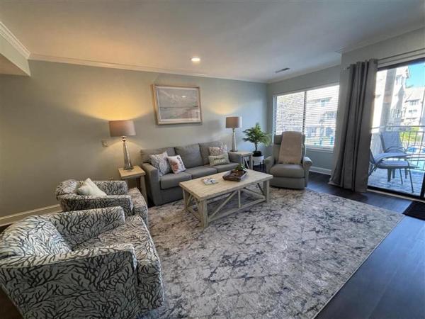 Courtside Villas - Overlooking Pool Walk to Beach, Hilton Head Island