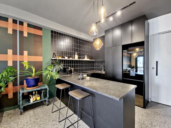 Foto 6: Rooftop Pool in Stylish Downtown Apartment