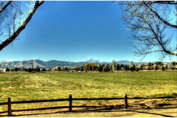 A la foto es mostra l'objecte Large Home Near Boulder Fenced Yard 2 Dogs OK situat a la ciutat de Longmont.