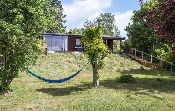 写真にはRis市にあるAwesome Home In Fårevejle With Saunaが写っています。