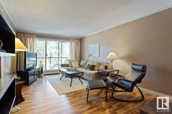 A la foto es mostra l'objecte Condo Unit-UofA, UofA Hospital, Whyte Ave, Trails! situat a la ciutat de Edmonton.