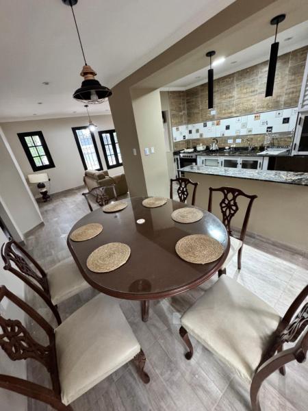 En la foto se muestra el objeto Como en casa ubicado en la ciudad de Simoca.