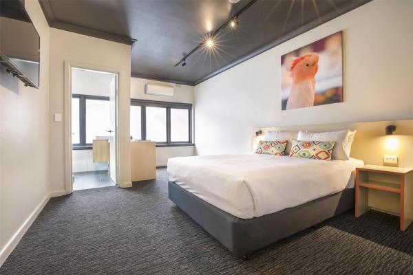 A la foto es mostra l'objecte Nightcap at Chester Hill Hotel situat a la ciutat de Bankstown.