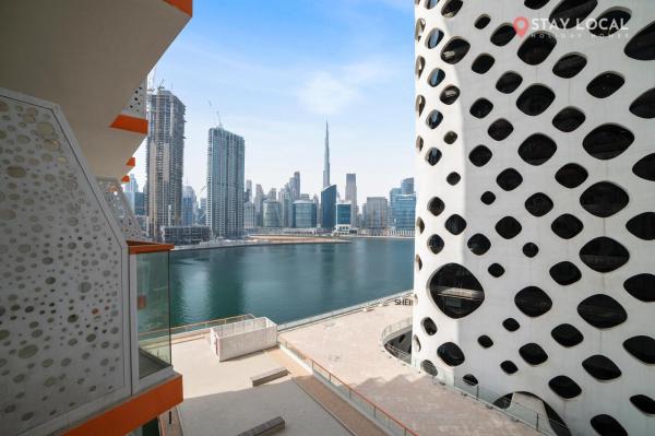 A la foto es mostra l'objecte Stylish Escape with Balcony, Canal and Burj Khalifa Views Near Dubai Mall situat a la ciutat de Dubai.