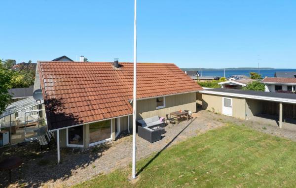 Na zdjęciu widoczny jest obiekt Lovely Home In Børkop With Wifi położony w mieście Børkop.