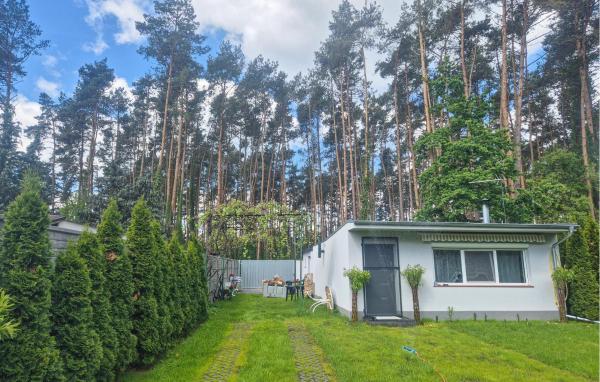 A la foto es mostra l'objecte 1 Bedroom Beautiful Home In Boruja situat a la ciutat de Kuźnica Zbąska.