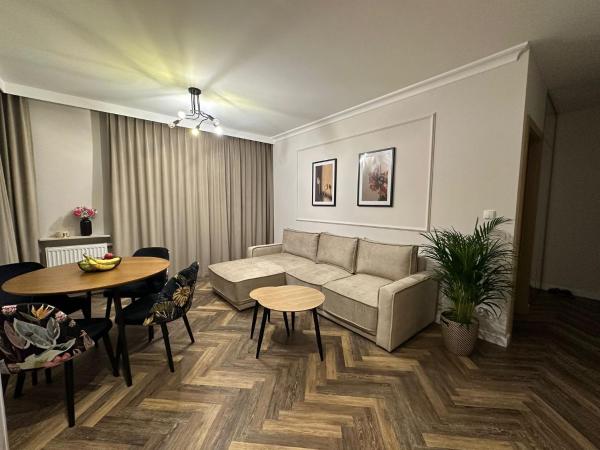 Na zdjęciu widoczny jest obiekt Apartament GB przy PCK 3 z bezpłatnym parkingiem by Gingerbread Apartments położony w mieście Toruń.