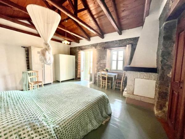 Na fotografii je vidět objekt Jasmine Village House nacházející se ve městě Episkopí.