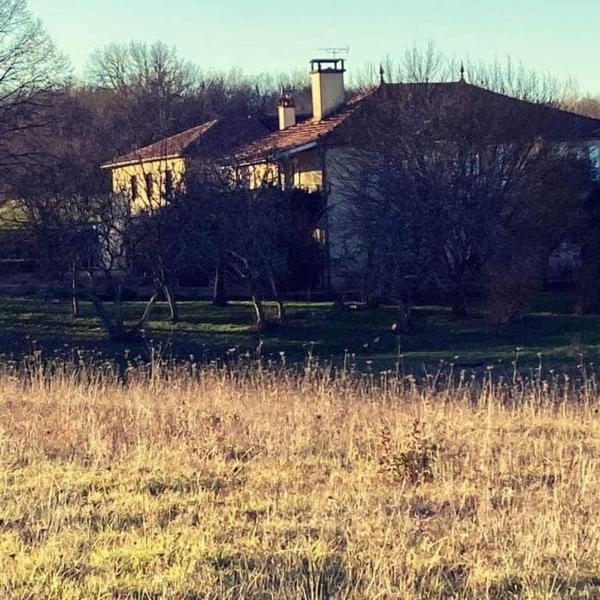 A la foto es mostra l'objecte La Maison du Lac situat a la ciutat de Barran.