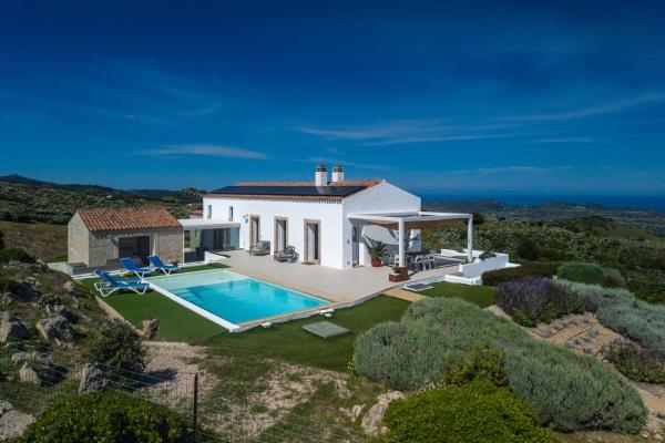 Sardegna è - Stazzu Di L'incantu Con Piscina - Portobello