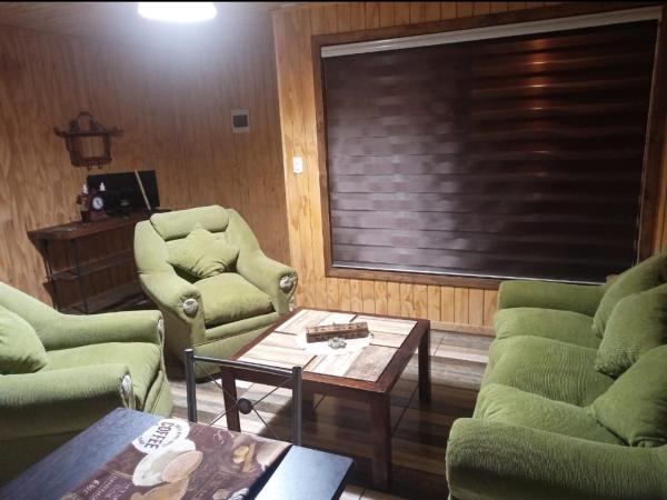 На фото показан объект Casa amoblada con portón eléctrico, расположенный в городе Estación Roblería.