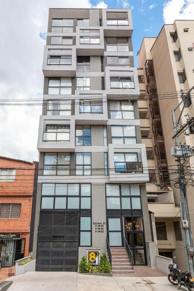 81 Living by Simple Stay, Medellín