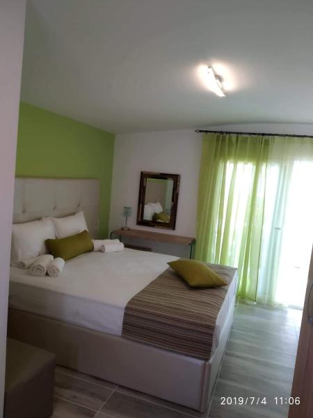 La photo montre l'objet Sunrray situé dans la ville de Néa Péramos.