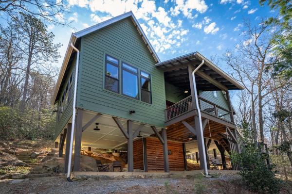 A la foto es mostra l'objecte Little Bow Cottage situat a la ciutat de Ridgecrest.