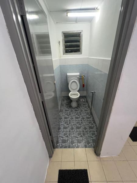 A la foto es mostra l'objecte Mentera Homestay situat a la ciutat de Simpang Ampat.