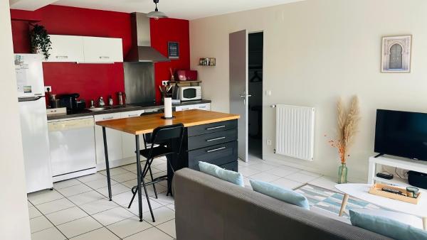A la foto es mostra l'objecte Appartement avec jardin privé et suite parentale situat a la ciutat de Tallende.
