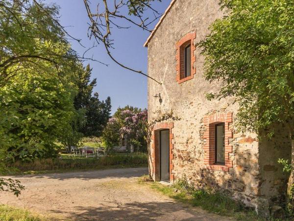 A la foto es mostra l'objecte Gîte typique au cœur de Monnières, proche Sèvre, jardin privatif, Wifi, idéal pour pêche et rando - FR-1-306-985 situat a la ciutat de Monnières.