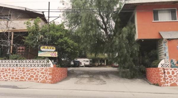 A la foto es mostra l'objecte Motel Maya situat a la ciutat de Tijuana.