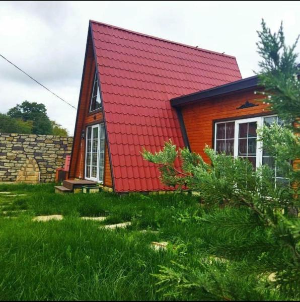 The photo shows the Quba Nature Family Home located in the city of İkinci Nügǝdi.