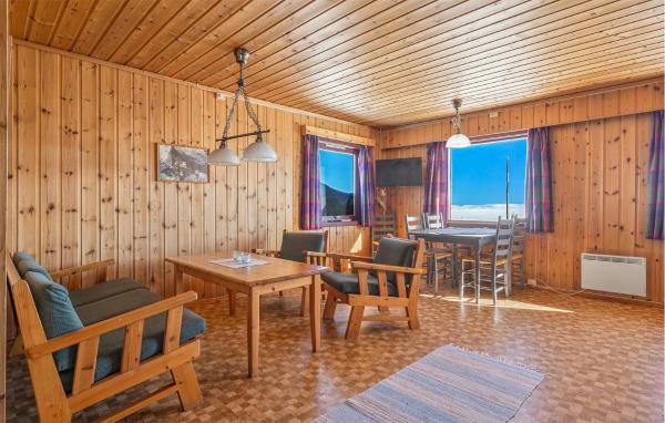 Na zdjęciu widoczny jest obiekt Gorgeous Home In Vøringsfoss With Sauna położony w mieście Nygard.