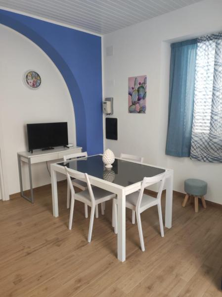 A la foto es mostra l'objecte I Carusi situat a la ciutat de Marsala.
