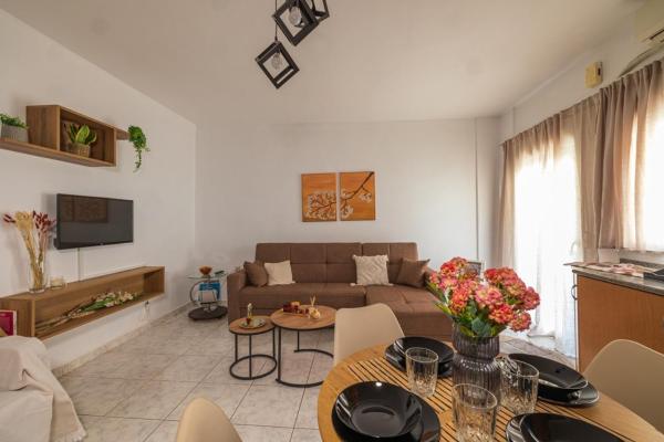 A la foto es mostra l'objecte Michaella's apartment situat a la ciutat de Mitilene.