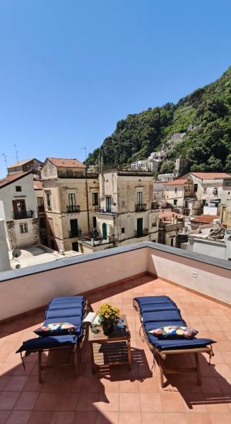 "Casa Laurus" House With Large Terrace In The Center Of Amalfi - Amalfi Coast