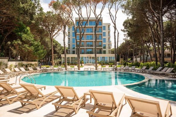 A la foto es mostra l'objecte Hotel Skanderbeg situat a la ciutat de Golem.