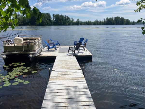 A la foto es mostra l'objecte Damariscotta Lakefront 3BRplus situat a la ciutat de Jefferson.