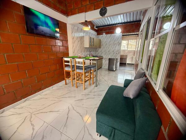 The photo shows the Apartamento Piso 3 Casa 5 Hospedaje Atlantis located in the city of Lérida.
