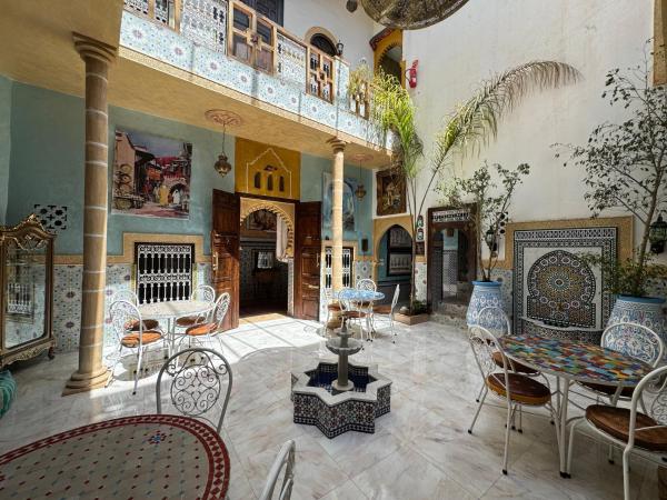 La photo montre l'objet RIAD ESMERALDA By Dar Ouezzani situé dans la ville de Rabat.