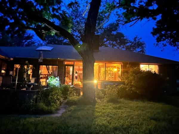 A la foto es mostra l'objecte 5 Star ranch retreat situat a la ciutat de Hamilton.