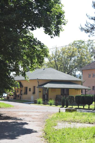 A la foto es mostra l'objecte Apartmani Park Mataruška Banja situat a la ciutat de Mataruška Banja.