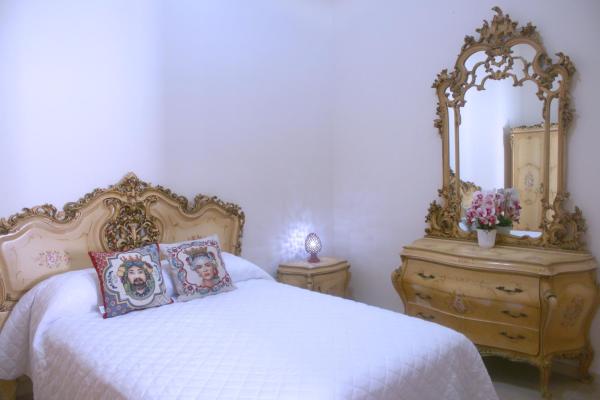 写真にはリポスト市にあるEtna&Sea Luxury downtown houseが写っています。