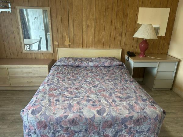 A la foto es mostra l'objecte Road Runner Motel situat a la ciutat de Merritt.