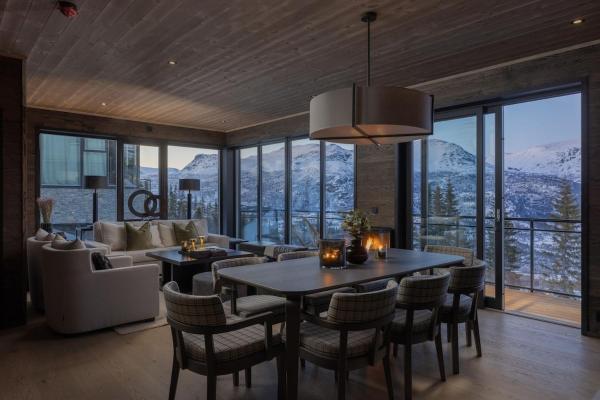 Na foto é possível ver o objeto New and exclusive chalet apartment with mountain panorama view localizado na cidade de Tuv.