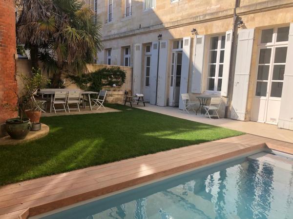 Maison en centre ville avec jardin et piscine, Бордо