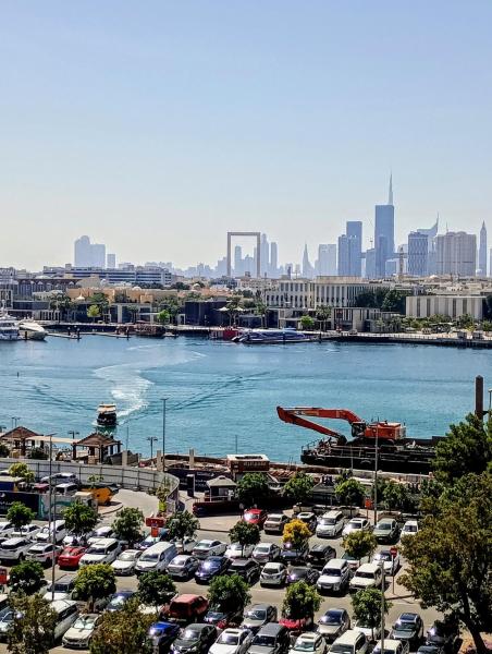 På billedet ses objektet Wow Amazing BurjKhalifa,Sea,Sunset,Ship,Park,Metro View,Private Home 2BHK ,Fully Furnished beliggende i byen Dubai.