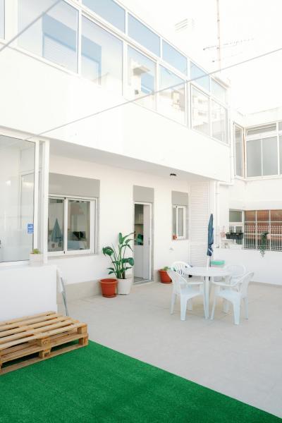 Na fotografii je vidět objekt Dona Maria Guest House nacházející se ve městě Faro.